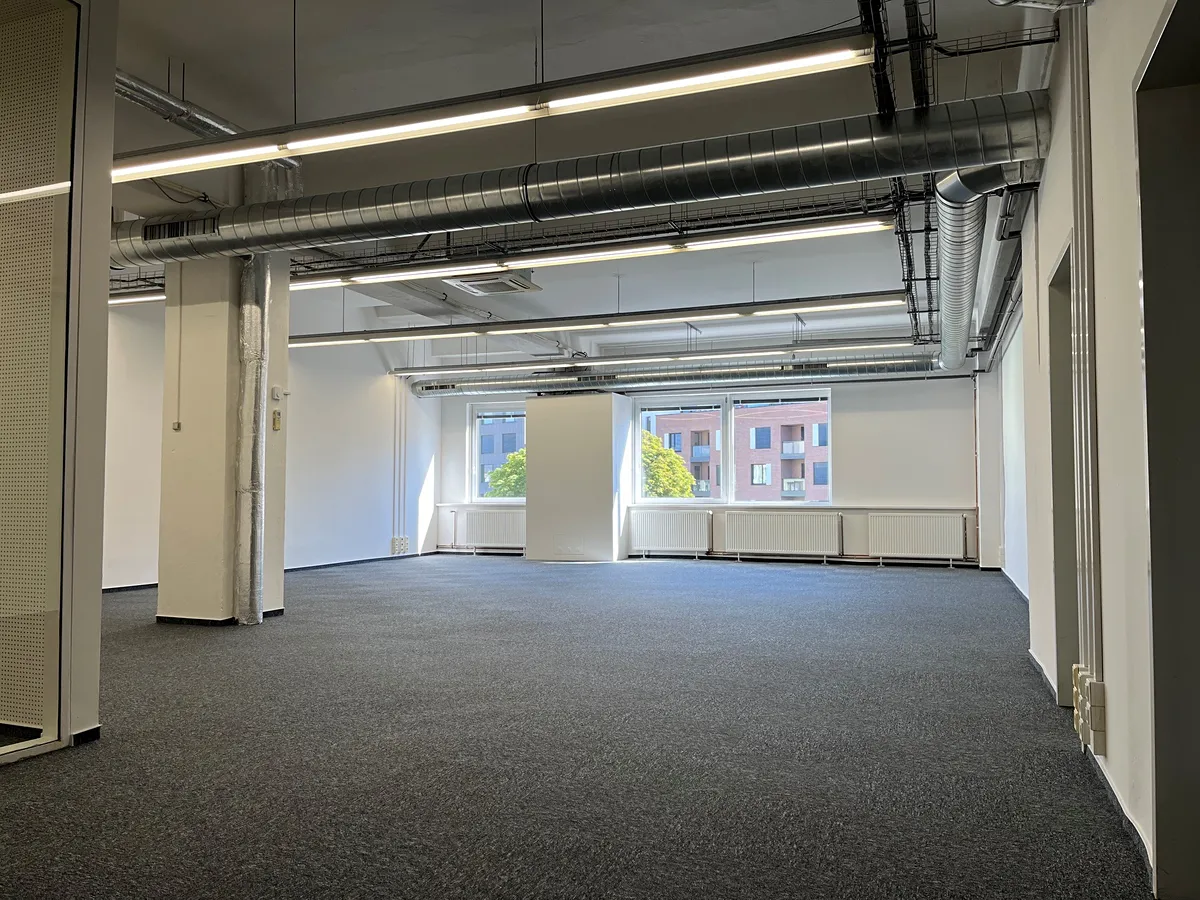 Pronájem kanceláře 158 m²